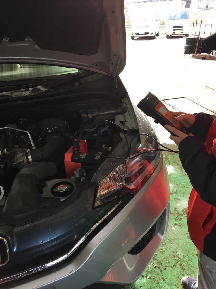 バッテリー点検中